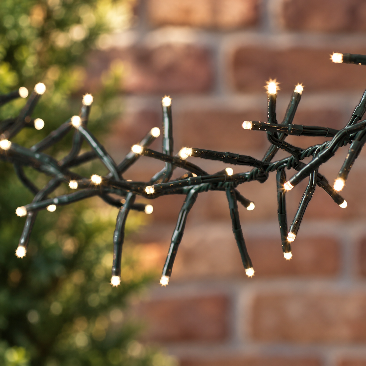 Ansicht 4: LED-Clusterlichterkette mit grünem Kabel.