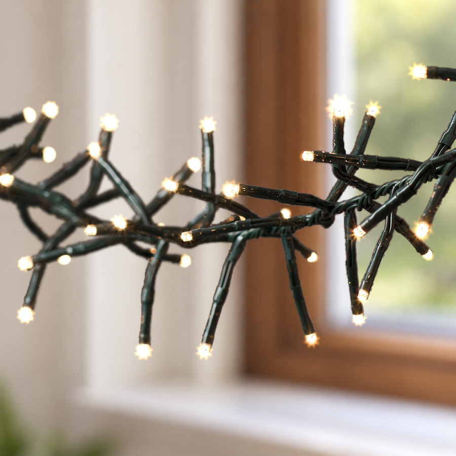 Ansicht 6: LED-Clusterlichterkette mit grünem Kabel.