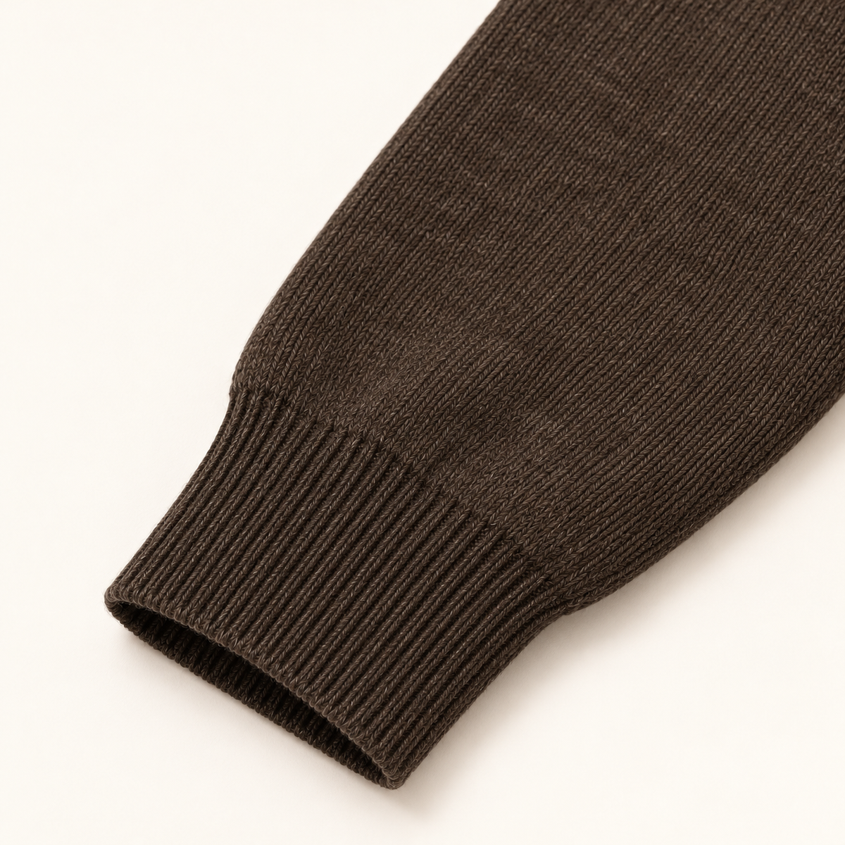 Strickcardigan mit V-Ausschnitt und vier Knöpfen, Braun, Detail- oder Anwendungsansicht 6