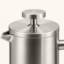 French Press mit Pressstempel und Metallgriff, Silber, Detail- oder Anwendungsansicht 4