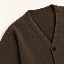 Strickcardigan mit V-Ausschnitt und vier Knöpfen, Braun, Detail- oder Anwendungsansicht 8