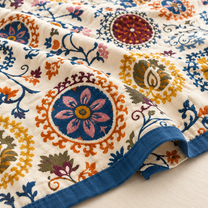 Tagesdecke mit floralem Muster, Creme, ca. 201 × 231 cm, Detail- oder Anwendungsansicht 3